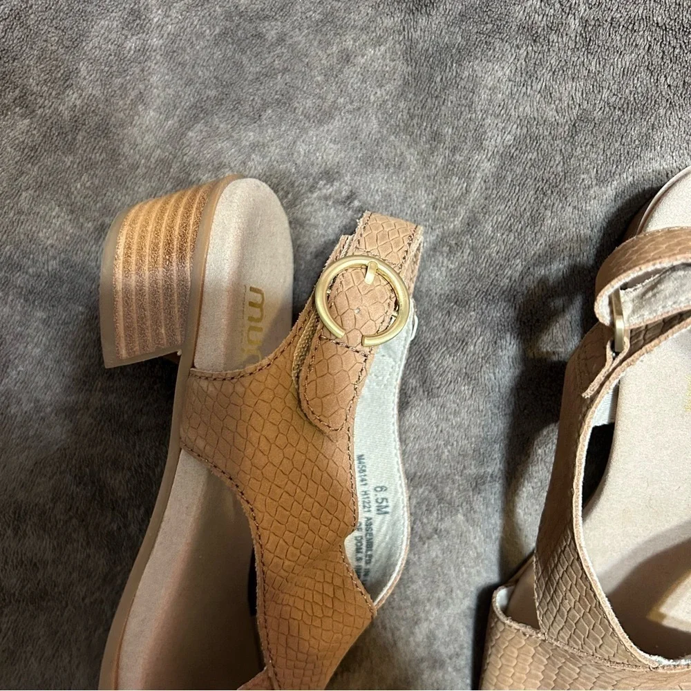 Munro Jenny Sandal Block Heel Square Toe Tan Lizard Nubuck Suede Like New​